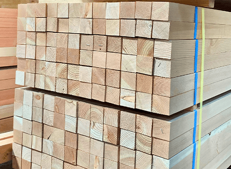 ウッディヨネダが扱う垂木の特徴